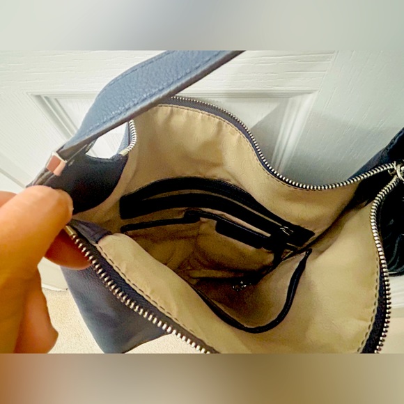 COPY - Michael Kors Crossbody Blue Bag (Authentic) - Picture 4 of 7